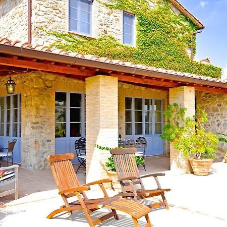 Cristiana Villa *